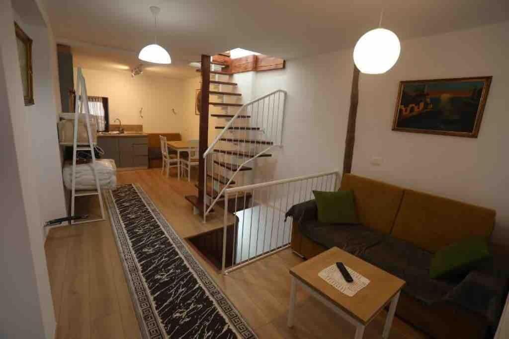 Charming House Apartment Pogradec Ngoại thất bức ảnh