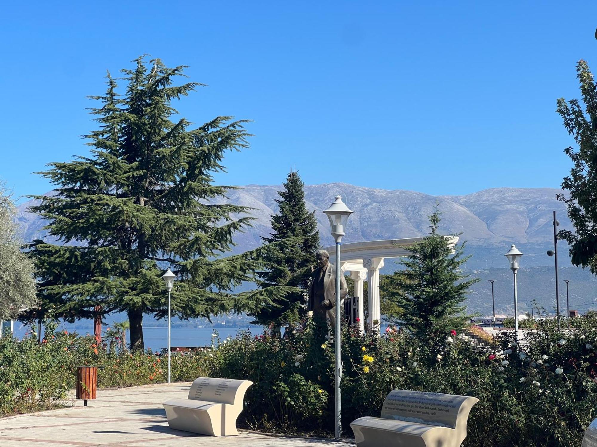 Charming House Apartment Pogradec Ngoại thất bức ảnh